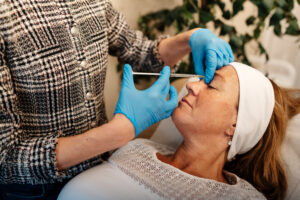 Injecting fillers and botox in aesthetic medicine training